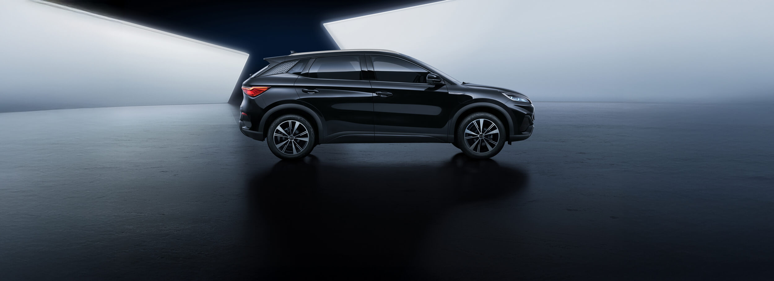 Side profile of a BYD Atto 3 electric SUV