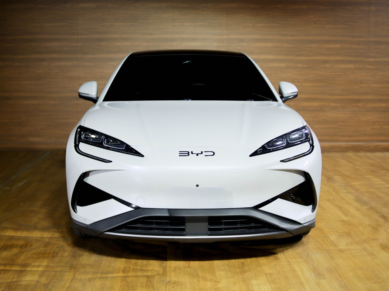 SEALION 7 Front