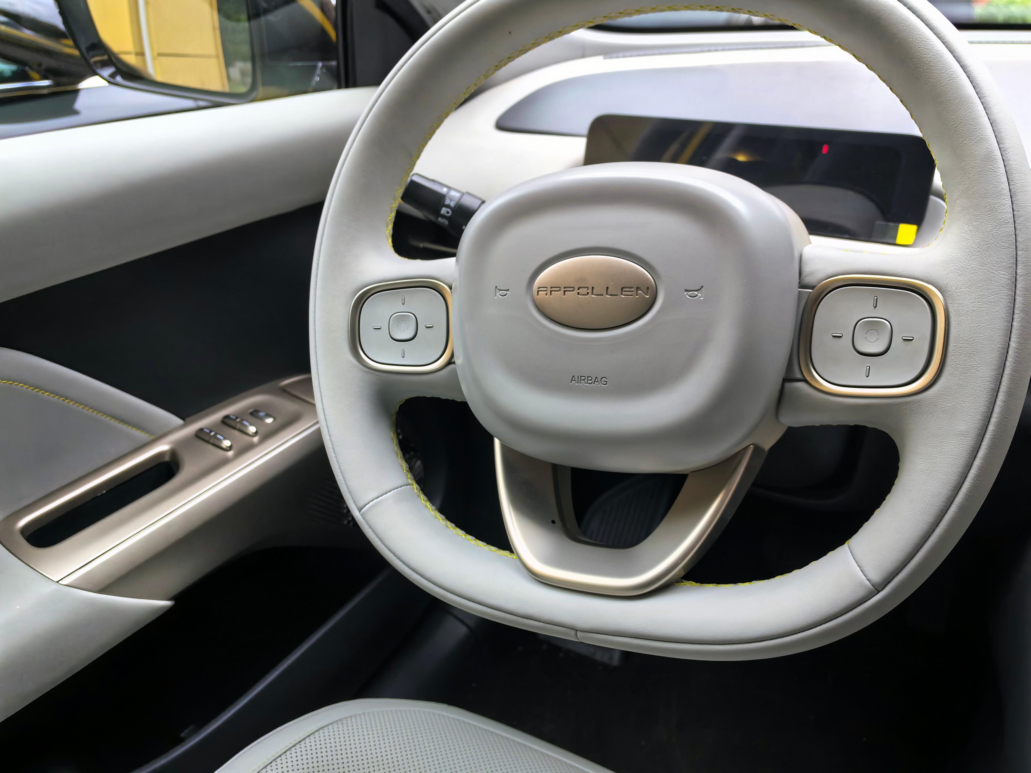 LEV01 front