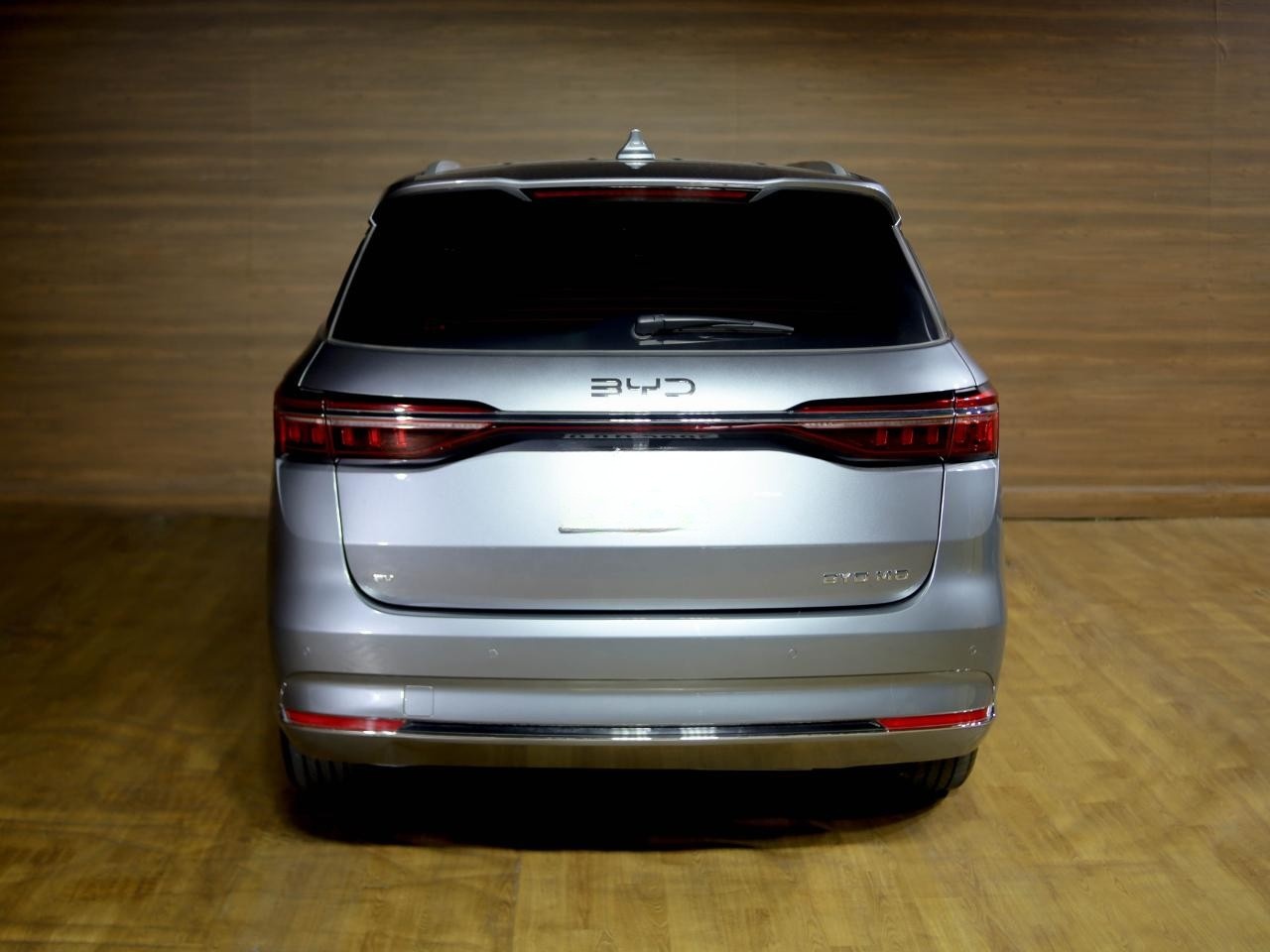 BYD M6 EV EXTENDED