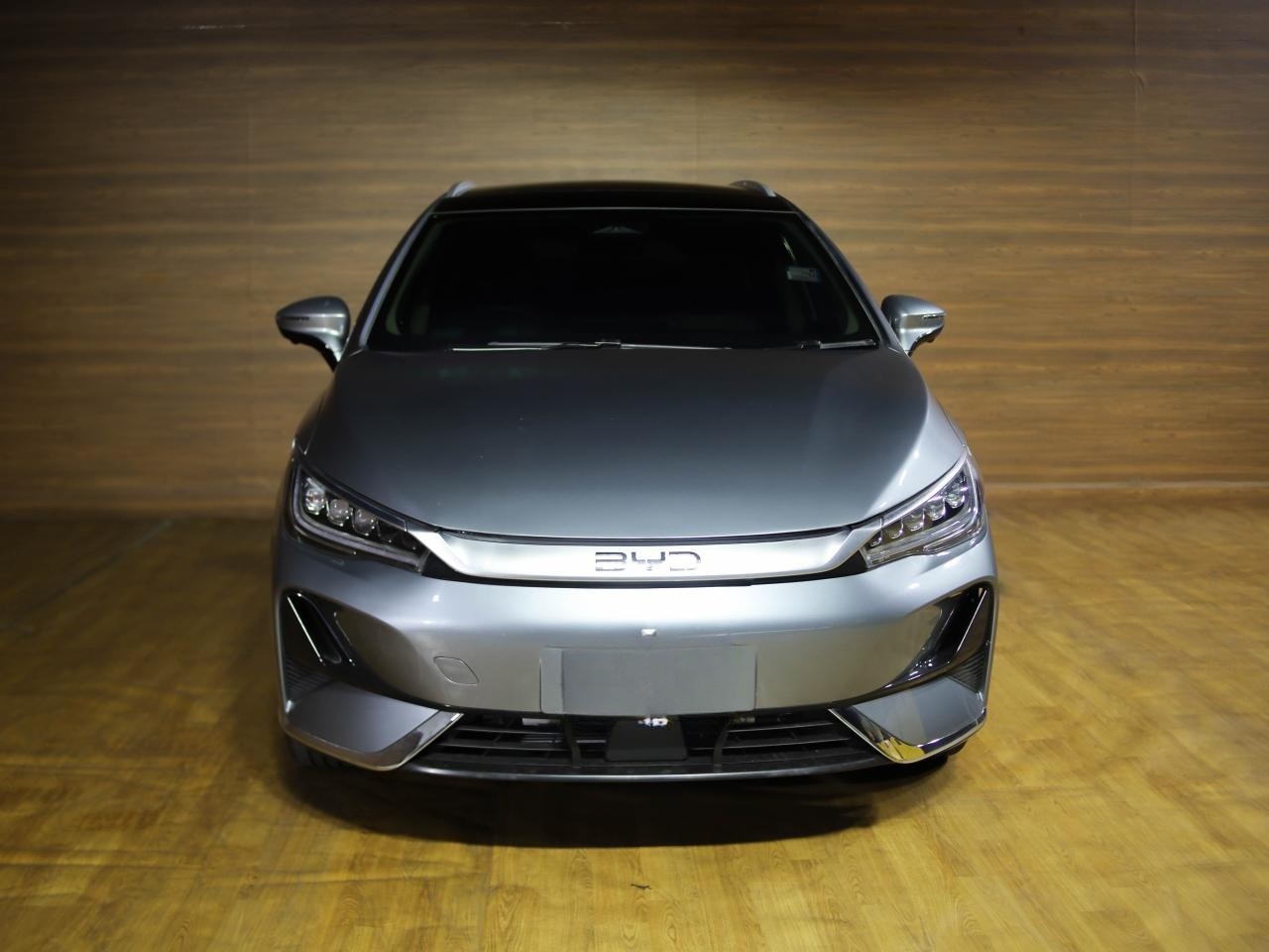 BYD M6 EV EXTENDED
