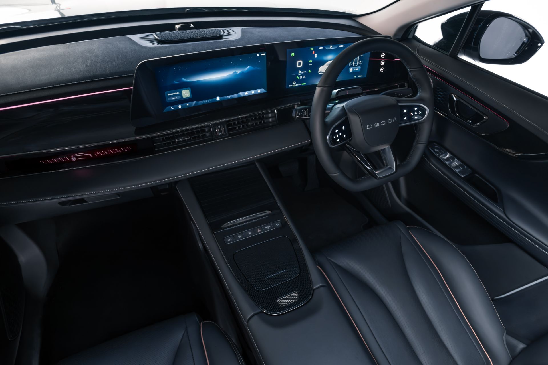 Chery OMODA E5 right-hand-drive cockpit